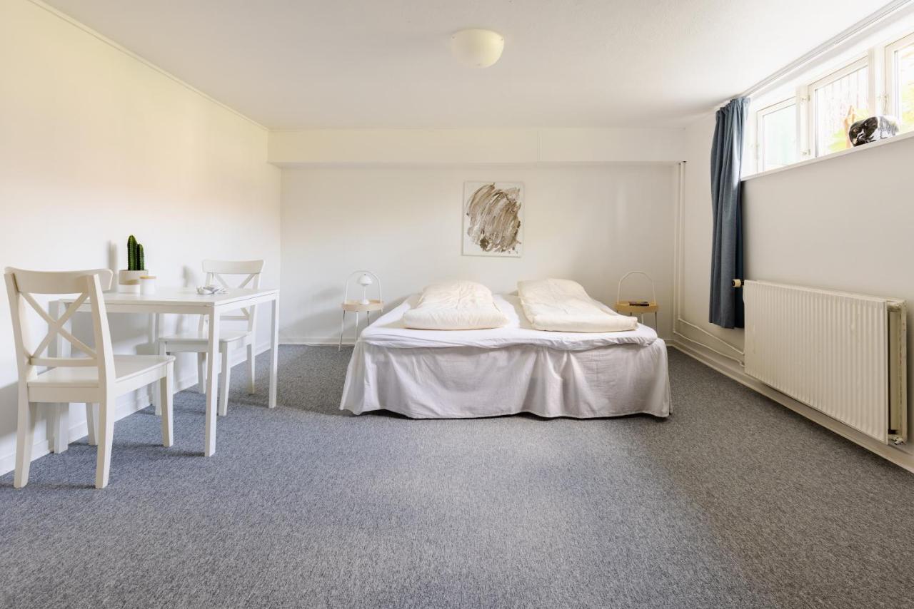 Vaerelse I Rolig Villakvarter, Central Beliggenhed Odense Ngoại thất bức ảnh
